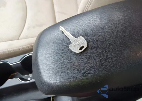 2013 Hyundai Elantra Gls z USA, uszkodzony, nr VIN 5NPDH4AE0DH228133